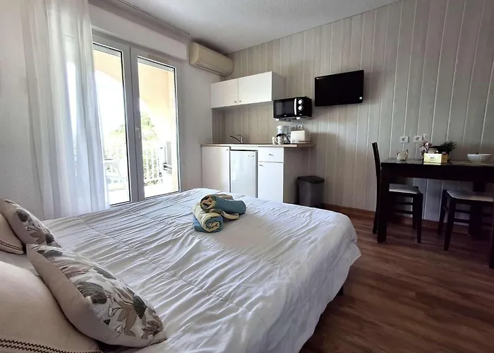 Ensoleille A Saint-florent Avec Piscine Apartmán *